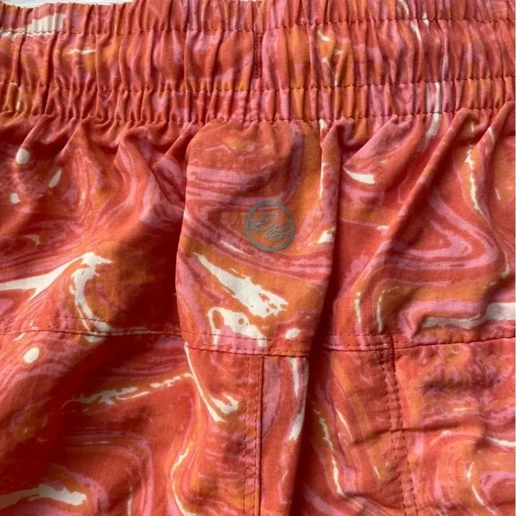 Eddie Bauer pink wave print athletic hiking shorts women’s size medium - Picture 12 of 12